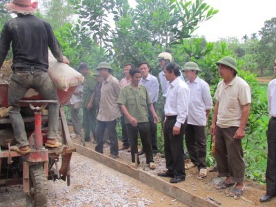 Encouraging people’s contributions to new rural development: a role model in Nhu Thanh  - ảnh 1